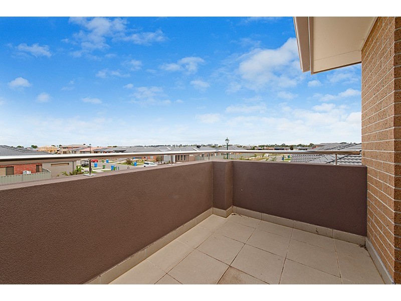 18 Ardent Crescent, Cranbourne East VIC 3977