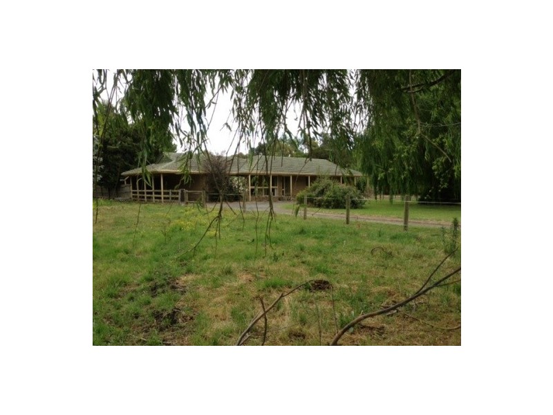 9 Collison Street, Cranbourne East VIC 3977