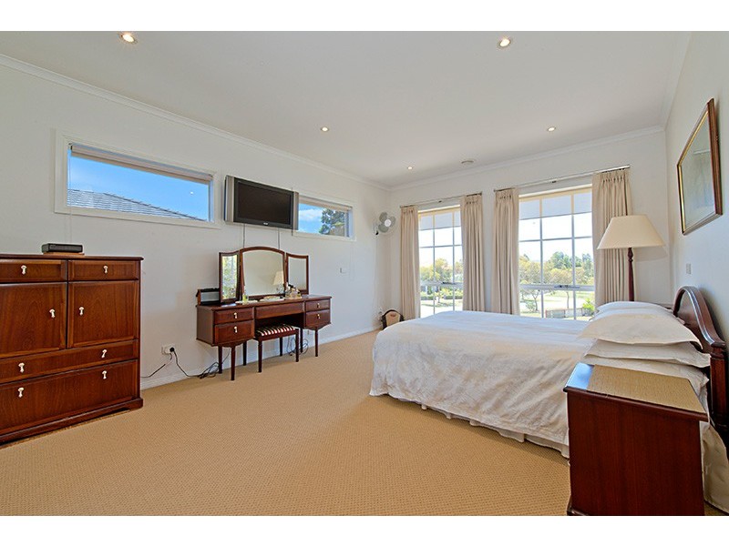 3 The Springs Close, Narre Warren South VIC 3805