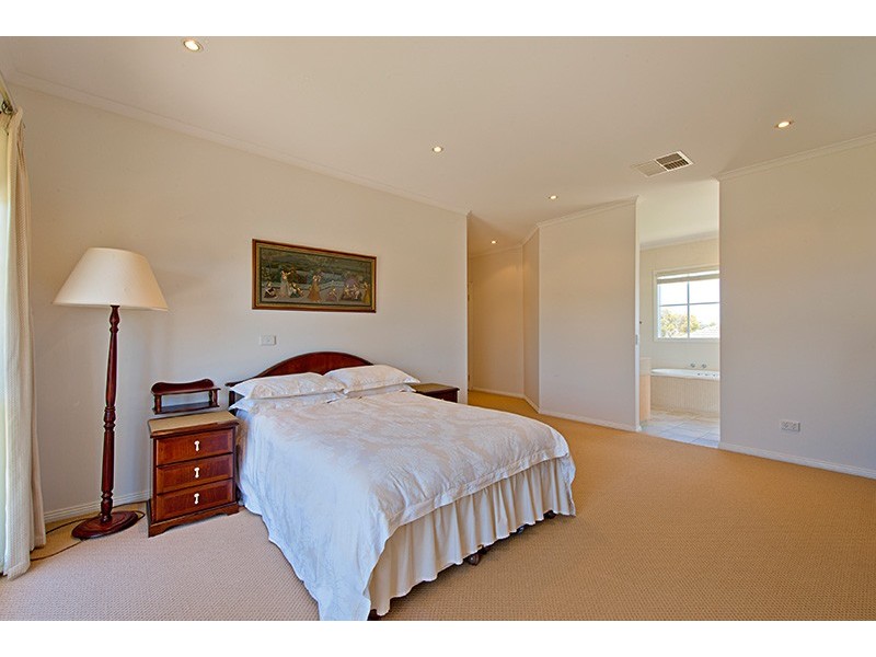 3 The Springs Close, Narre Warren South VIC 3805