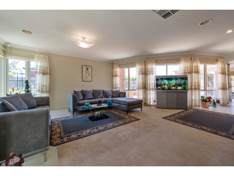 46 Berwick Springs Promenade, Narre Warren South VIC 3805