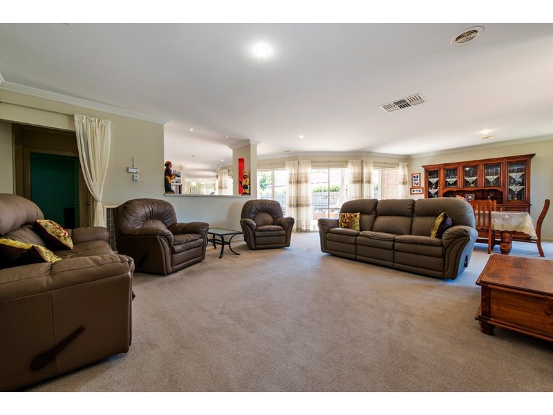 46 Berwick Springs Promenade, Narre Warren South VIC 3805