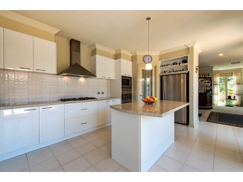 46 Berwick Springs Promenade, Narre Warren South VIC 3805