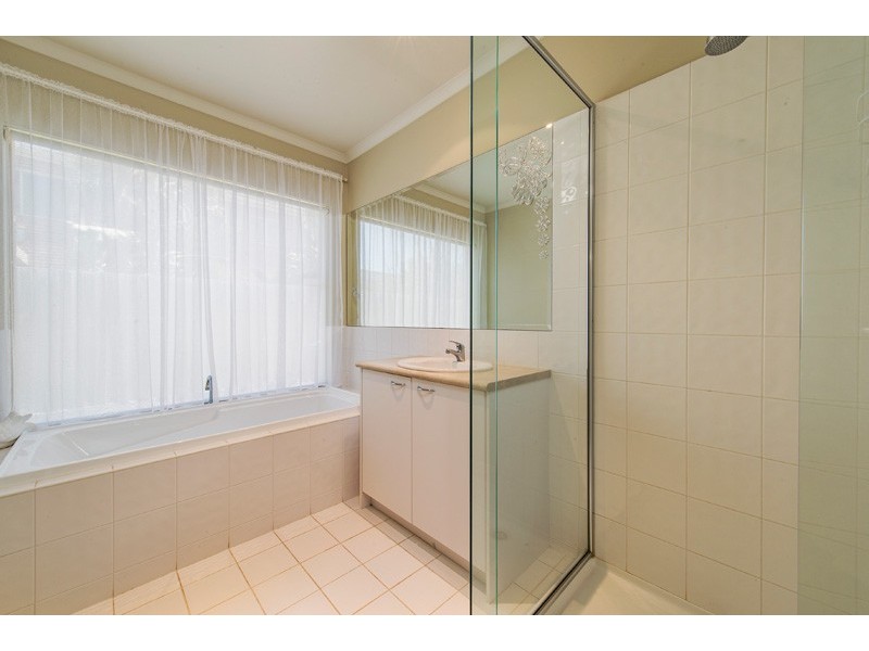 46 Berwick Springs Promenade, Narre Warren South VIC 3805
