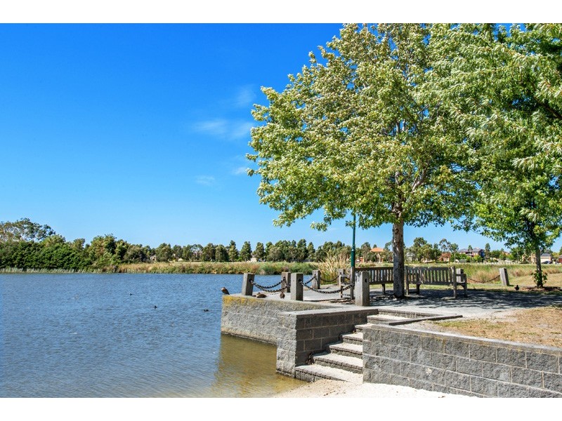 46 Berwick Springs Promenade, Narre Warren South VIC 3805