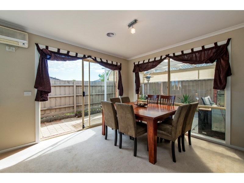 31 Bates Street, Cranbourne West VIC 3977