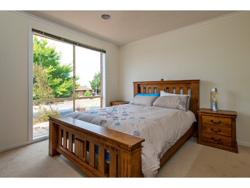 31 Bates Street, Cranbourne West VIC 3977