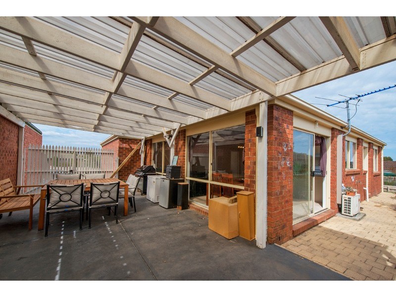 31 Bates Street, Cranbourne West VIC 3977