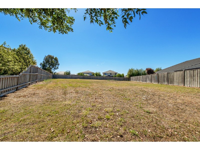 40 St Ives Drive, Narre Warren South VIC 3805