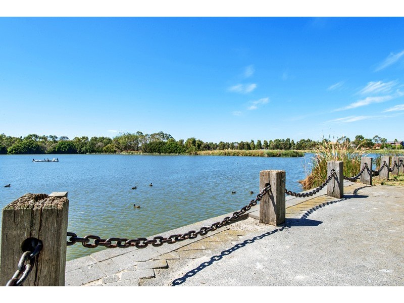 40 St Ives Drive, Narre Warren South VIC 3805