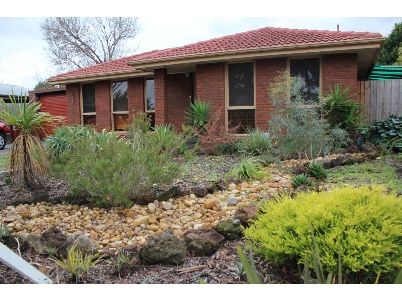 106 Endeavour Drive, Cranbourne North VIC 3977