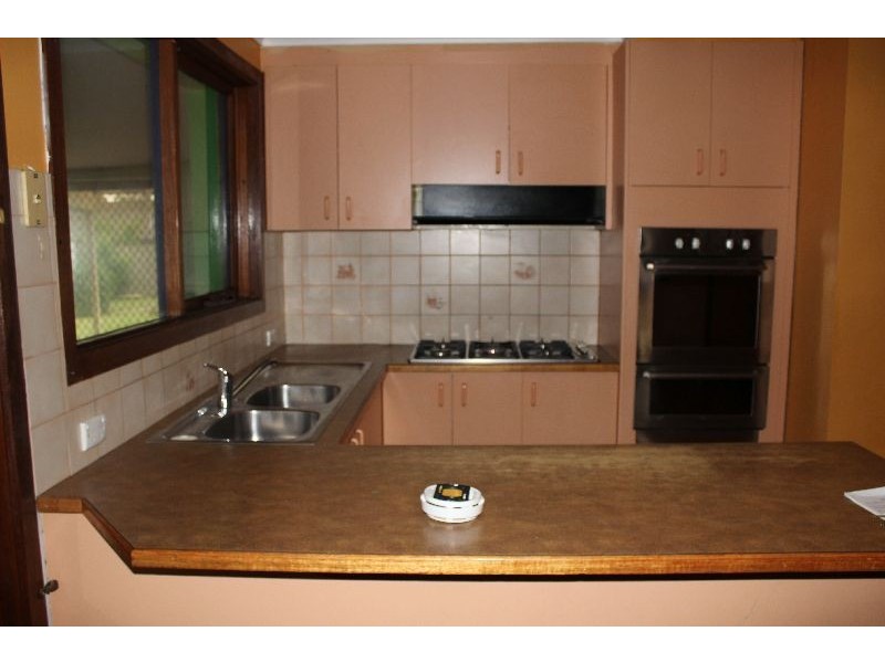 106 Endeavour Drive, Cranbourne North VIC 3977