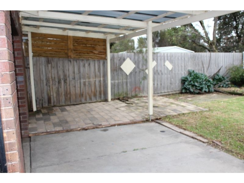 106 Endeavour Drive, Cranbourne North VIC 3977