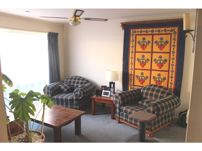 25 Community Parade, Narre Warren South VIC 3805