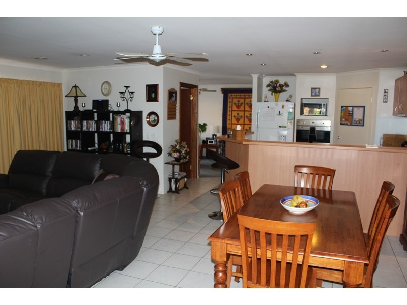 25 Community Parade, Narre Warren South VIC 3805