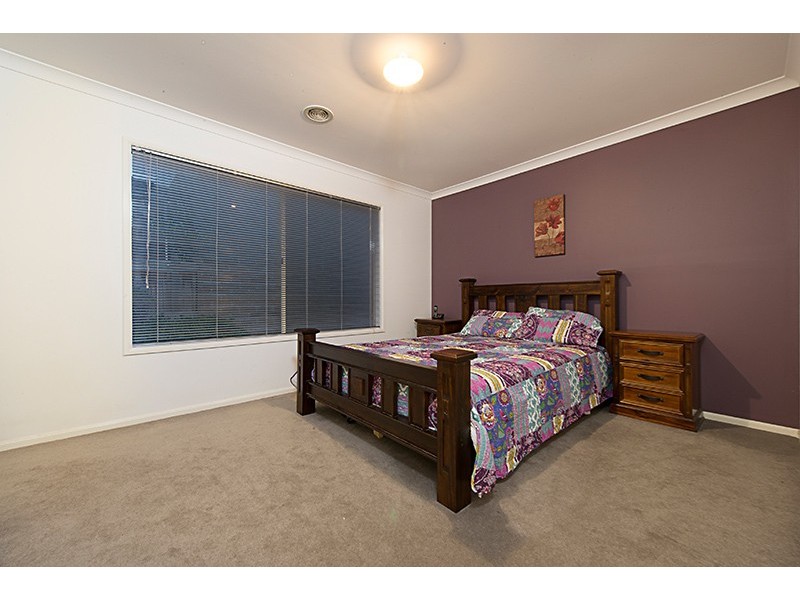 27 Napier Way, Narre Warren South VIC 3805