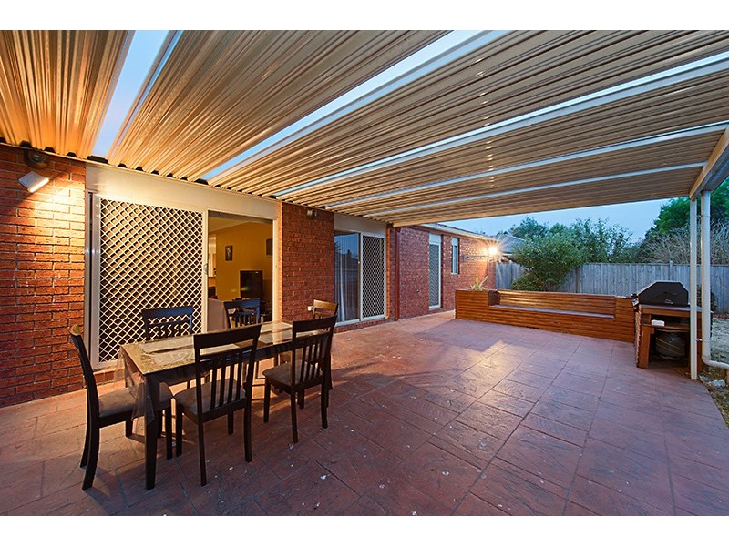 27 Napier Way, Narre Warren South VIC 3805