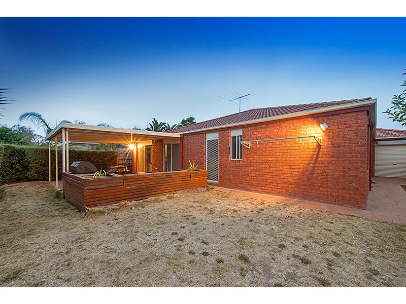 27 Napier Way, Narre Warren South VIC 3805