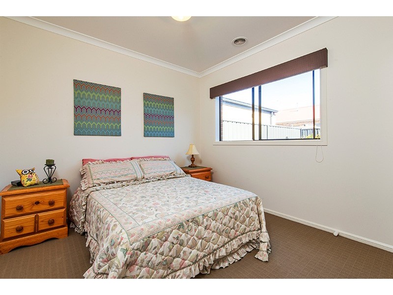 2 Agathis Alley, Cranbourne North VIC 3977