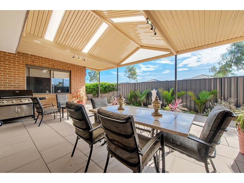 2 Agathis Alley, Cranbourne North VIC 3977