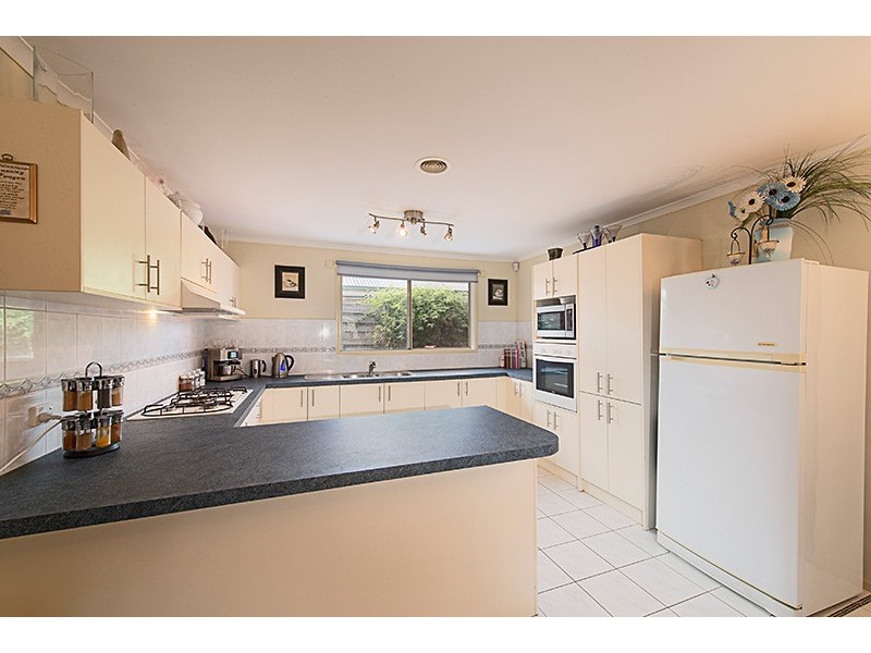 37 Trafalgar Way, Cranbourne East VIC 3977