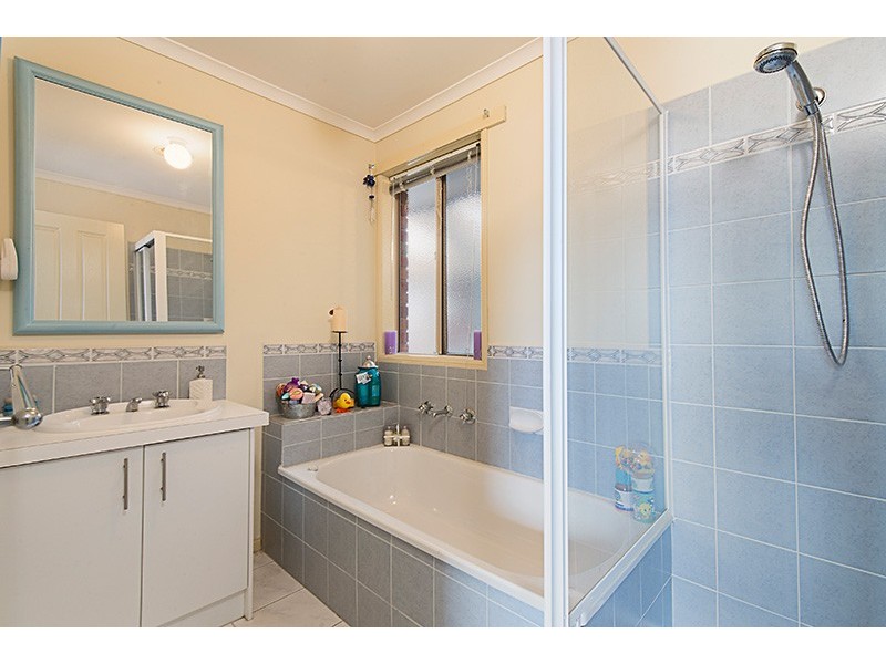 37 Trafalgar Way, Cranbourne East VIC 3977