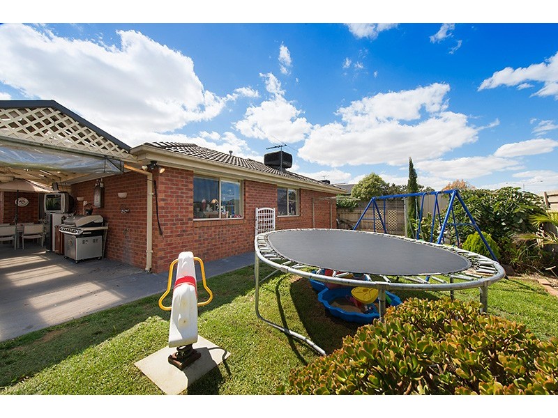 37 Trafalgar Way, Cranbourne East VIC 3977