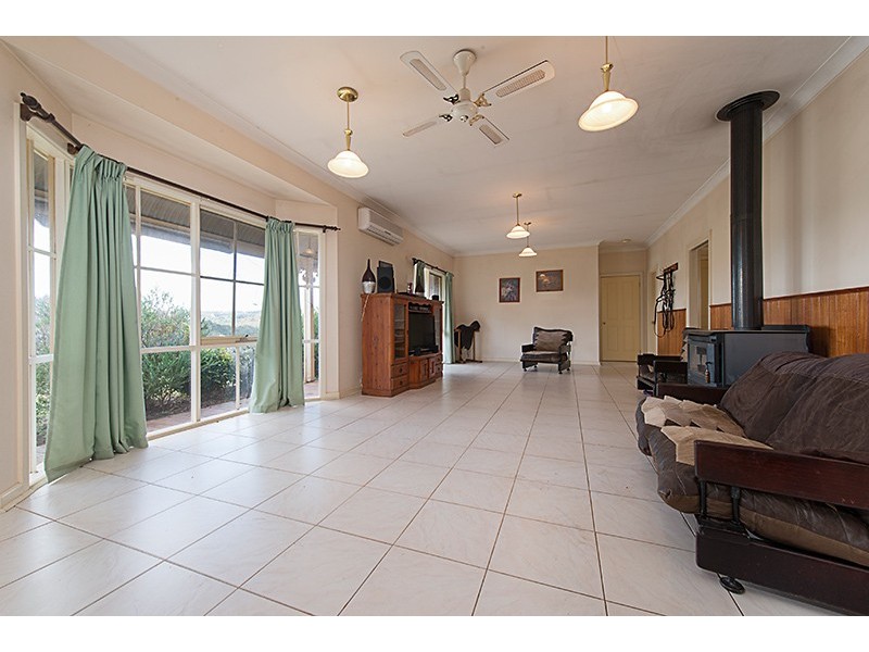 260 Army Road, Pakenham VIC 3810