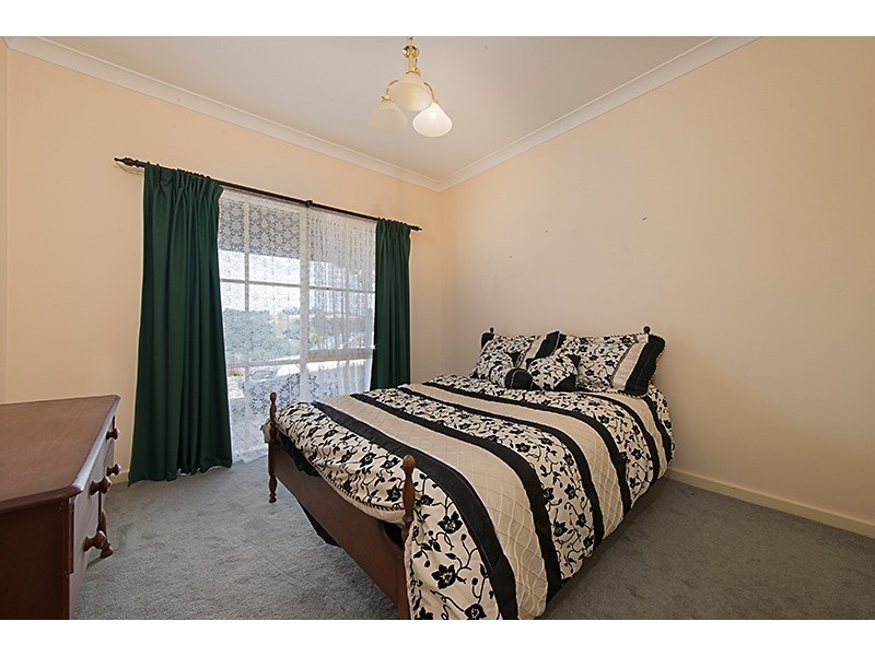 260 Army Road, Pakenham VIC 3810