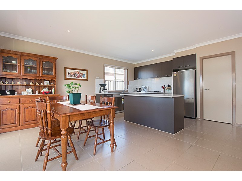 8 Aldous Place, Cranbourne North VIC 3977