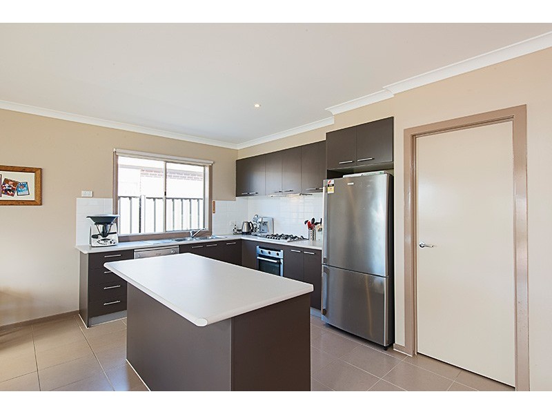 8 Aldous Place, Cranbourne North VIC 3977