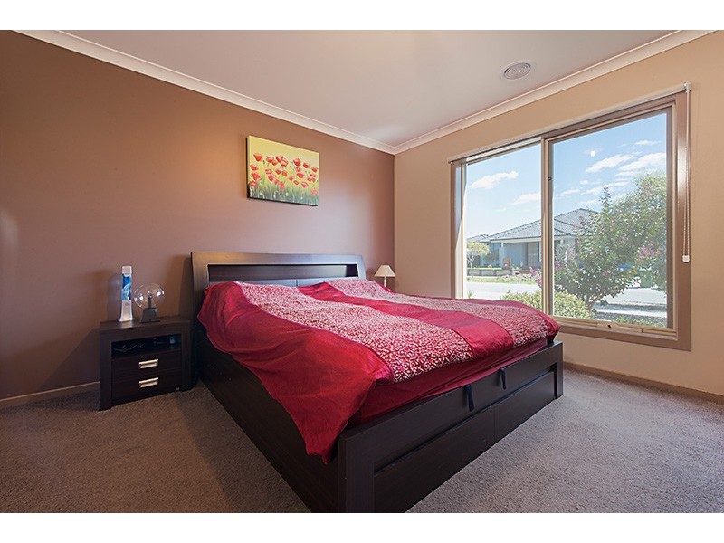 8 Aldous Place, Cranbourne North VIC 3977