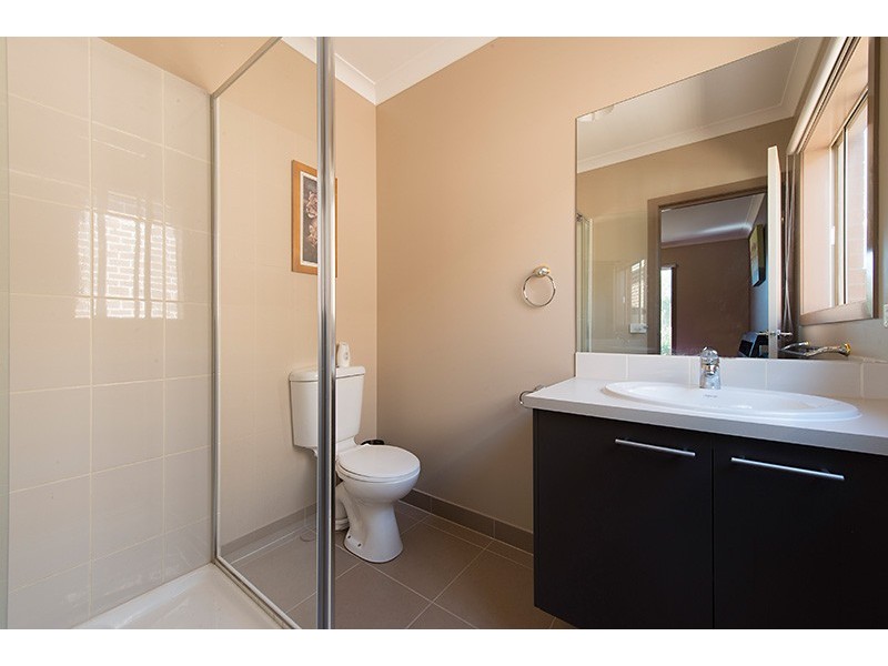 8 Aldous Place, Cranbourne North VIC 3977