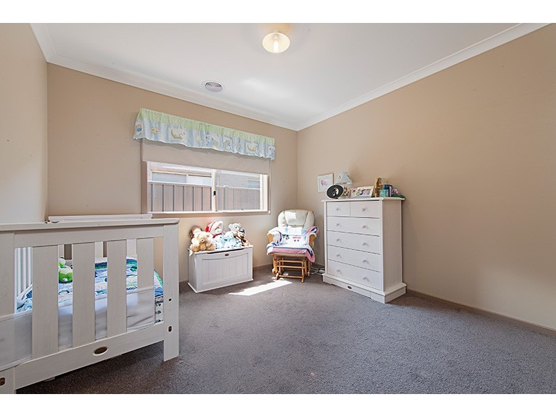 8 Aldous Place, Cranbourne North VIC 3977