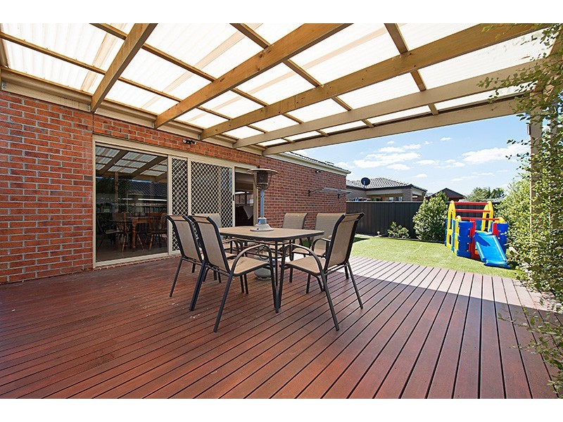 8 Aldous Place, Cranbourne North VIC 3977