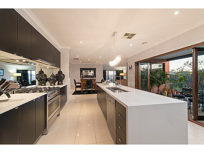 32 Charlock Drive, Cranbourne North VIC 3977