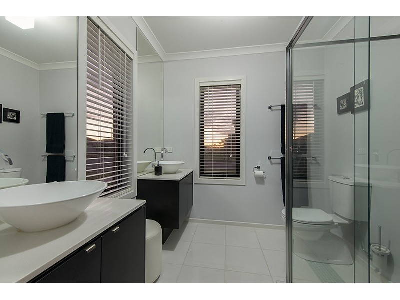 32 Charlock Drive, Cranbourne North VIC 3977