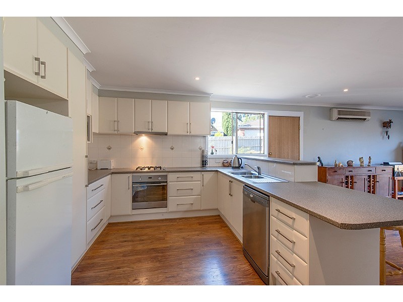 17 Teal Court, Narre Warren South VIC 3805