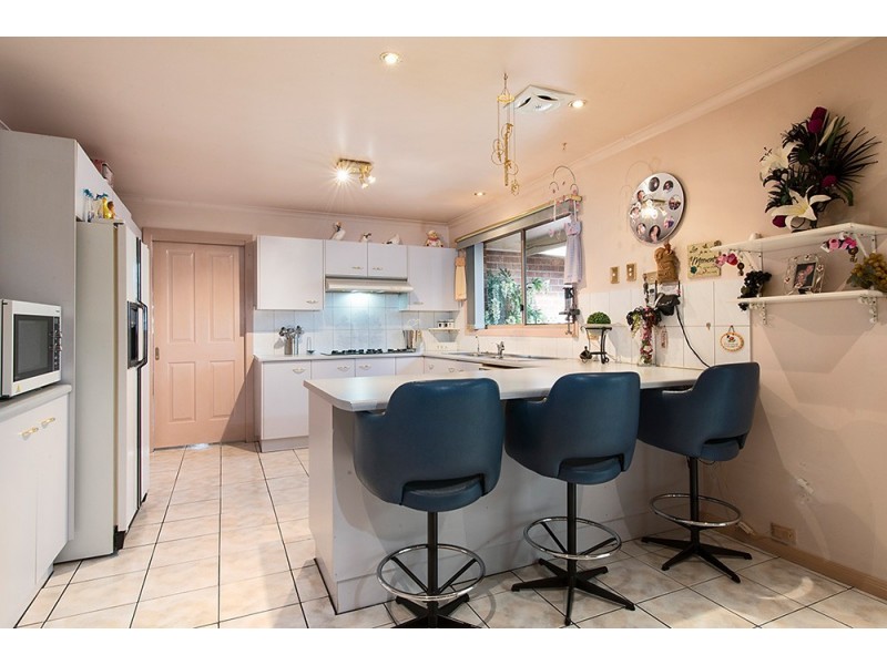 15 Melissa Crt, Hampton Park VIC 3976