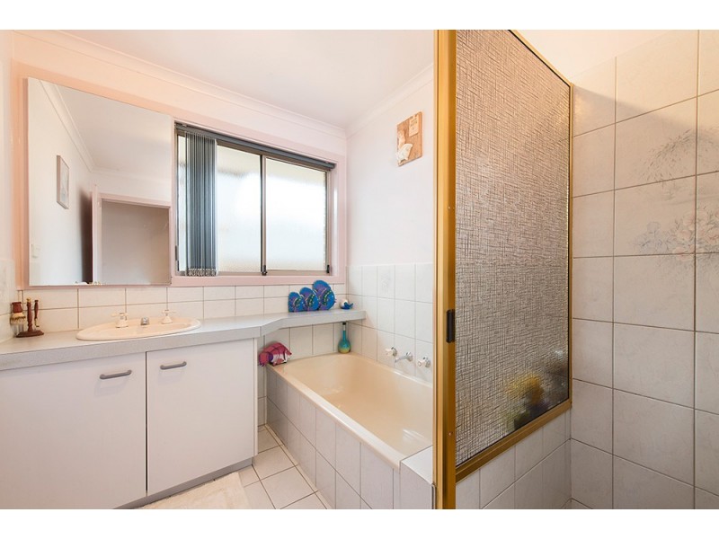 15 Melissa Crt, Hampton Park VIC 3976