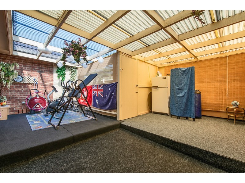 15 Melissa Crt, Hampton Park VIC 3976