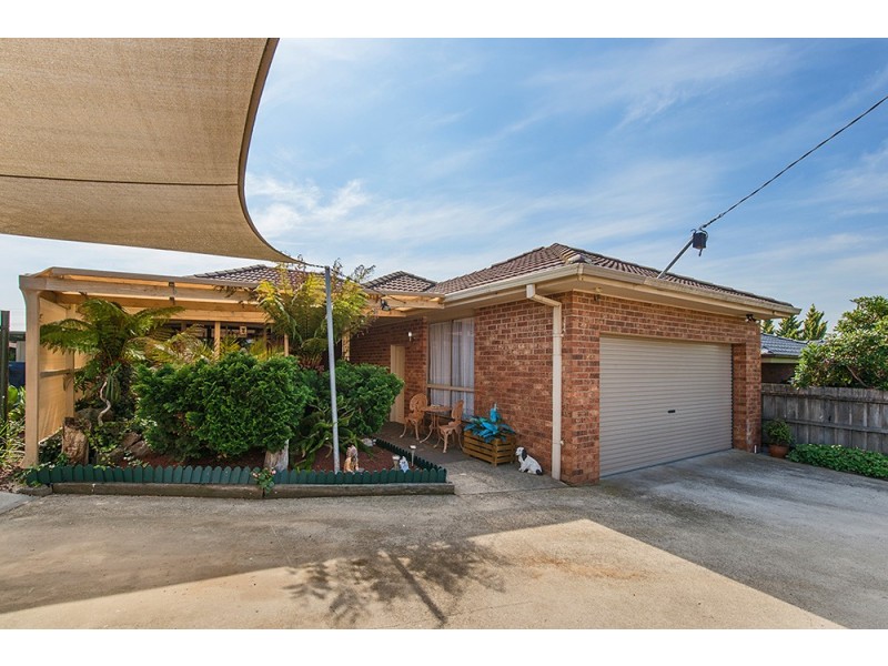 15 Melissa Crt, Hampton Park VIC 3976