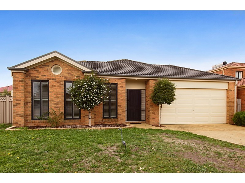 9 Padstow Crt, Narre Warren South VIC 3805