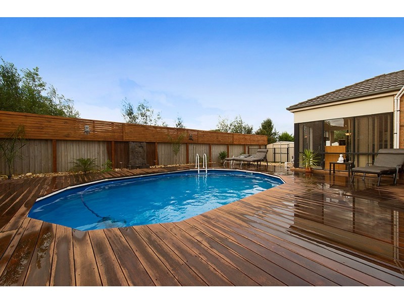 9 Padstow Crt, Narre Warren South VIC 3805