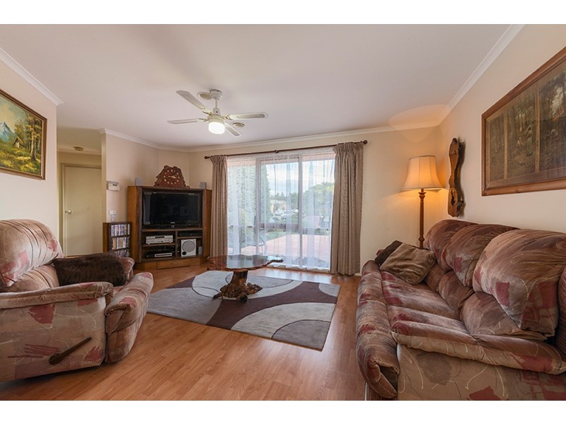 7 Hamilton Drive, Cranbourne North VIC 3977