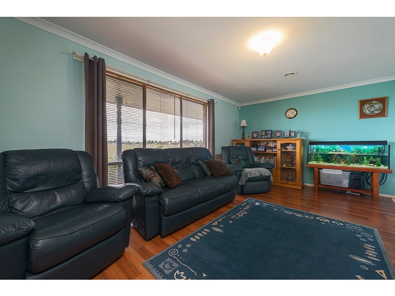 21 Staunton Walk, Cranbourne VIC 3977