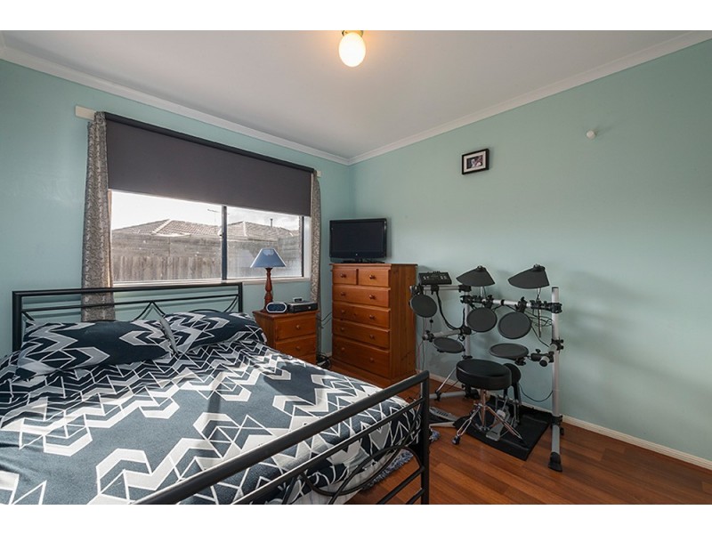 21 Staunton Walk, Cranbourne VIC 3977