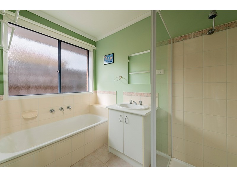 21 Staunton Walk, Cranbourne VIC 3977