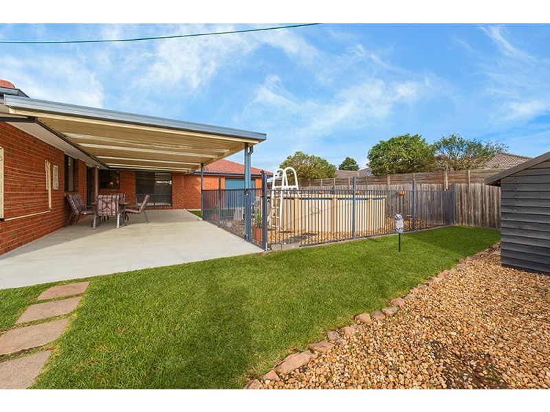 21 Staunton Walk, Cranbourne VIC 3977