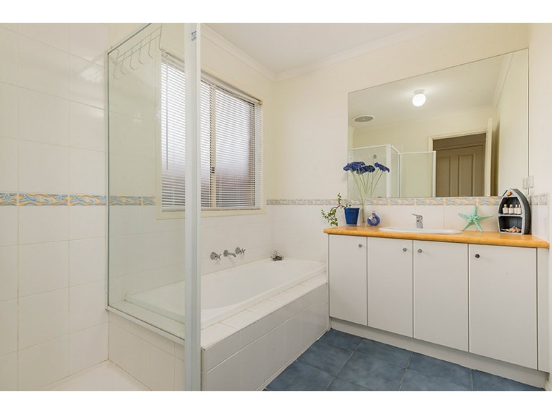 150 The Promenade, Narre Warren South VIC 3805